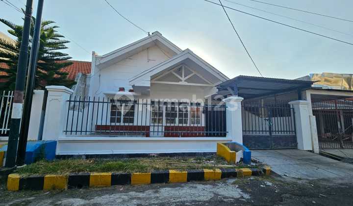 For Rent: Well-Maintained, Nice House in Rungkut Asri, East Surabaya, Behind McDonald's For Rent: Well-Maintained, Nice House in Rungkut Asri, East Surabaya, Behind McDonald's