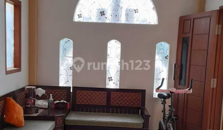 BANGUNAN TERAWAT FULL FURNISHED Rumah Ketintang Surabaya 2 Lantai Bonus Income Kost 5Jtan/bln