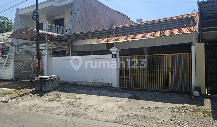 For Rent: House in Dukuh Kupang Timur, Surabaya, 4 Bedrooms, Move-in Ready, Carport Fits 4 Cars, Near Ciputra World. For Rent: House in Dukuh Kupang Timur, Surabaya, 4 Bedrooms, Move-in Ready, Carport Fits 4 Cars, Near Ciputra World.
