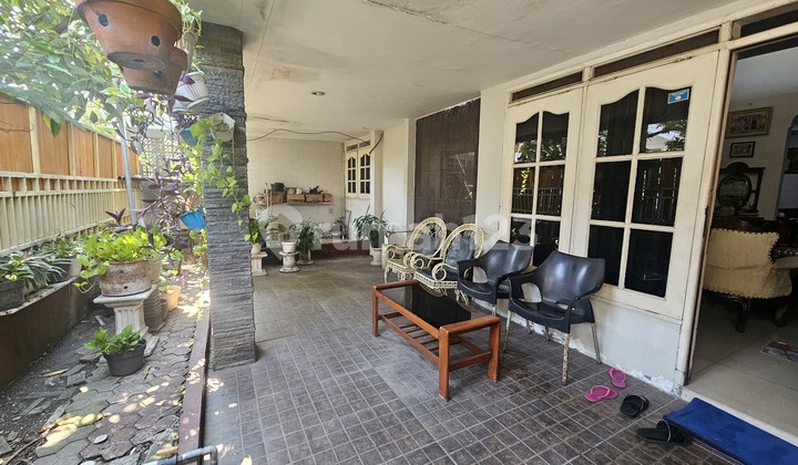 Rumah Wisma Pagesangan Surabayan 11x15 Renov 2Lt SHM Jual Cepat Butuh Uang Dekat Masjid Agung & Sekolah Al Hikmah