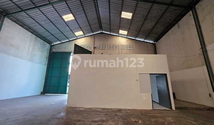 40 FEET CONTAINER ACCESSIBLE Warehouse for Rent in Buduran Sidoarjo 630m2 Industrial & Warehousing Permit Ready to Use 40 FEET CONTAINER ACCESSIBLE Warehouse for Rent in Buduran Sidoarjo 630m2 Industrial & Warehousing Permit Ready to Use