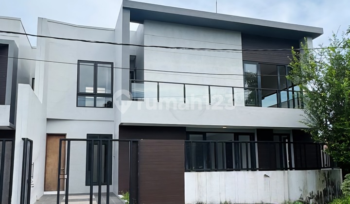 Rumah Gayung Kebonsari Surabaya Scandinavian Baru Gress Hook 2 Lantai Dkt Polda, Masjid Agung & Sekolah Al Hikmah Rumah Gayung Kebonsari Surabaya Scandinavian Baru Gress Hook 2 Lantai Dkt Polda, Masjid Agung & Sekolah Al Hikmah