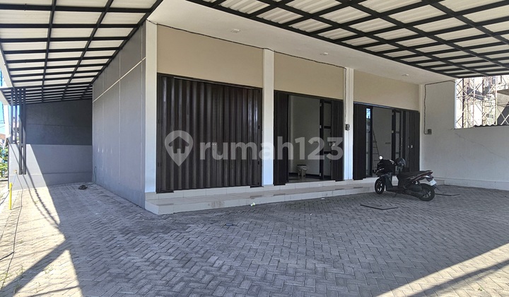 Investor Alert! Wonorejo - Corner Shop House, Business Ready &amp; Bustling 2