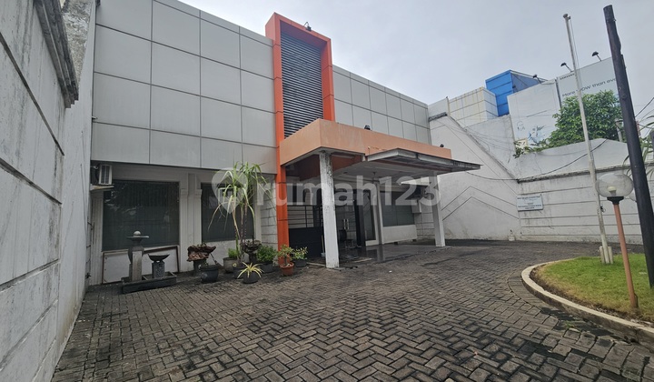 For Rent Kertajaya Indah Main Road House Surabaya 1050m2 1.5 Floors Suitable For Clinic, Bank, Office, Etc. 1