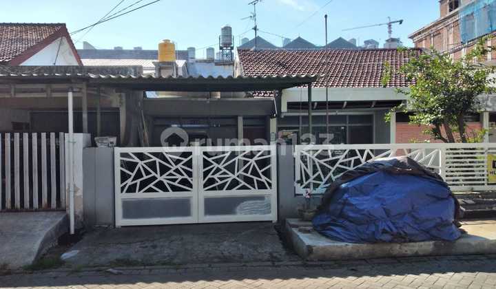 Large Kendangsari House East Surabaya - 50 Meters to Raya Kendangsari