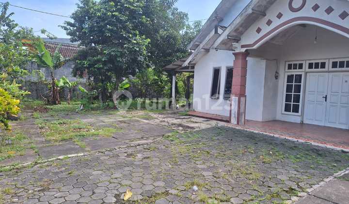 LINGKUNGAN ASRI HIJAU Rumah Sekarpuro Pakis Kab. Malang Siap Hunin1653m2 SHM 5 Menit dari Akses Tol Pakis