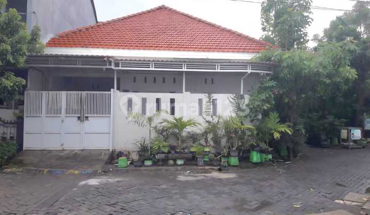 Rumah Siap Huni - Plafon Tinggi, Sirkulasi Udara Sangat Baik | Gunung Anyar Emas, Surabaya Timur