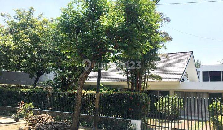 Rumah Asri 1 Lantai Lingkungan elite di Wijaya Kebayoran Baru Jakarta Selatan SHM Bagus 1