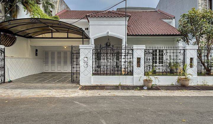 Rumah Cantik Asri Siap Huni  Di Kebayoran Baru Shm Bagus 2