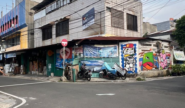 For Sale: 3-Story Hook-Type Shop House on Panglima Polim, Kebayoran Baru, with SHM Certificate For Sale: 3-Story Hook-Type Shop House on Panglima Polim, Kebayoran Baru, with SHM Certificate