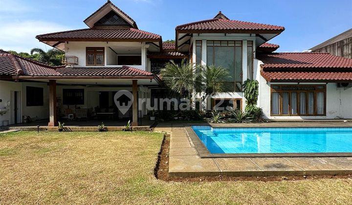 Rumah Cantik di Pondok Indah Jakarta Selatan 2 Lantai SHM Bagus