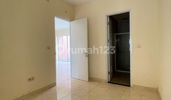 Rumah Cantik di River Valley Residence Lebak Bulus Jakarta Selatan 2 Lantai SHM Bagus 2