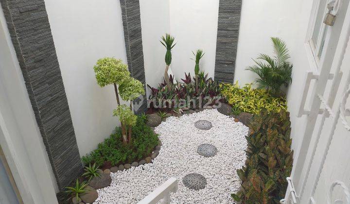 Rumah Cantik Cluster di Cinere Depok 2 Lantai SHM Bagus 2