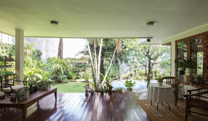 For Sale Luxury Villa House in South Cipete With Swimming Pool