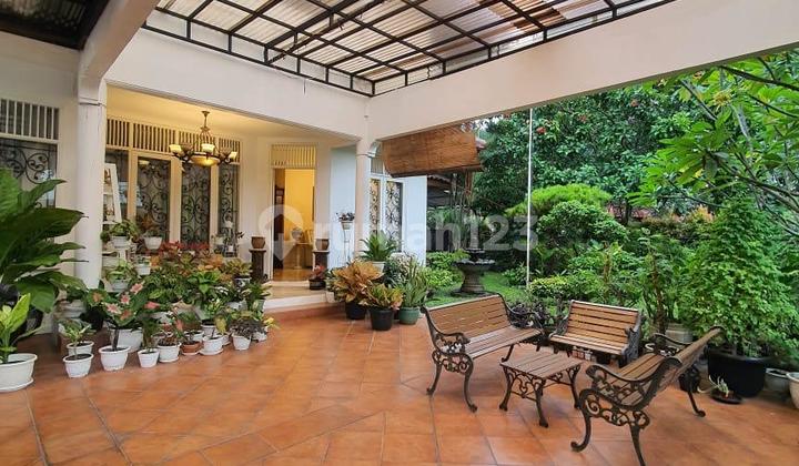 Price Drop! Luxury House in Villa Delima Lebak Bulus – Hook, Spacious, with Swimming Pool 2