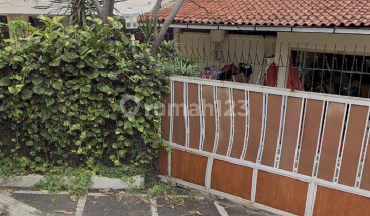 For Rent 2-Story Hook House in Kemang Suitable for Office &amp; Residence 2