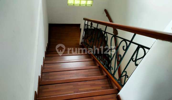 Rumah Hook, Mewah, 2 Lantai, Villa Cinere Mas, Jalan Lebar, Shm, Dan Siap Huni