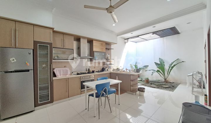 "rumah Eksklusif Di Bona Indah Lebak Bulus, Dekat Mrt - Harga Terbaik!" "rumah Eksklusif Di Bona Indah Lebak Bulus, Dekat Mrt - Harga Terbaik!"