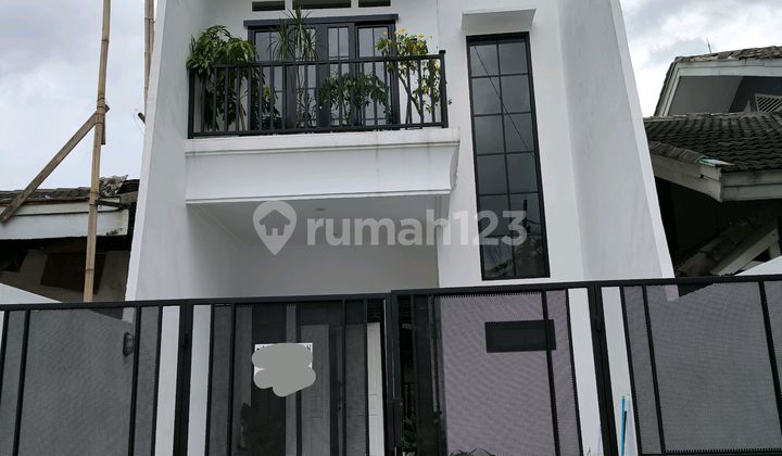 New Luxurious House for Sale in Megapolitan Cinere Block J - Negotiable 2