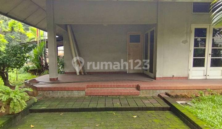 Rumah Lama Hoek Strategis Di Kebayoran Baru, Shm 480 M²