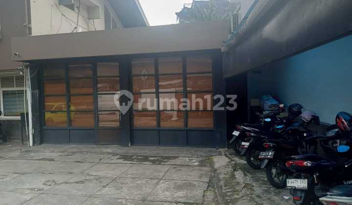 Rumah Strategis Pinggir Jalan Kebayoran Baru Shm 1.162 M² 2