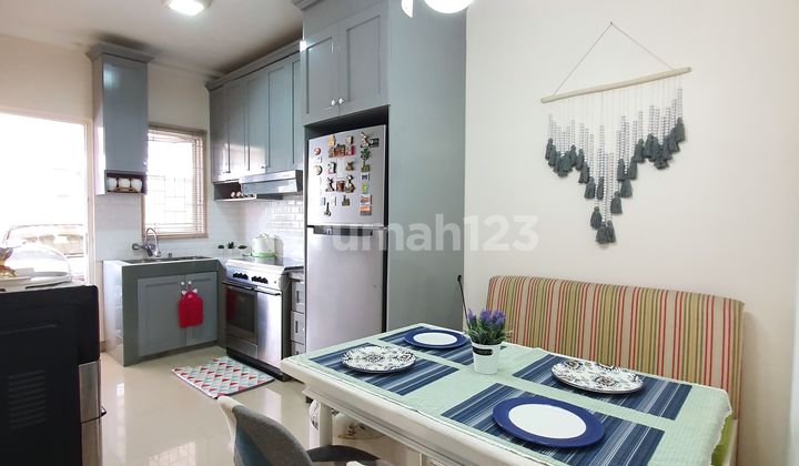 Minimalist Townhouse in Cinere Near Desari Toll Road