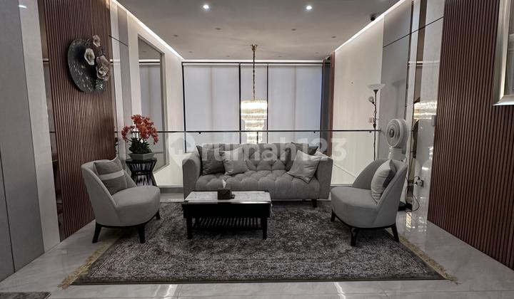 Rumah Mewah 3 Lantai River Valley Cirendeu Dijual/sewa 1