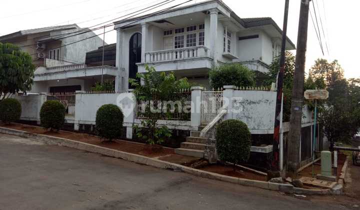 2-Story House for Sale, 380 M² in Megapolitan Cinere, SHM, 4 Bedrooms, Negotiable Price 2-Story House for Sale, 380 M² in Megapolitan Cinere, SHM, 4 Bedrooms, Negotiable Price