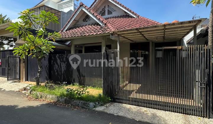 Charming House in Villa Delima Lebak Bulus with Good SHM Charming House in Villa Delima Lebak Bulus with Good SHM