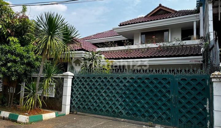 Rumah Asri 2 Lantai Di Patal Senayan Jakarta Selatan Shm 1