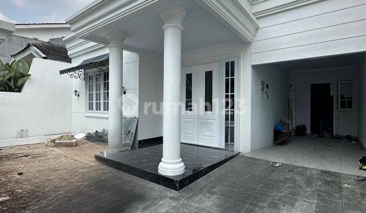 Rumah Baru Renovasi Desain Klasik Dalam Komplek Pejaten Buncit