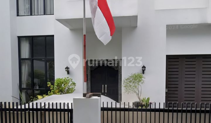 Modern Rental House in Senopati Near MRT, Favorite Campuses and Schools