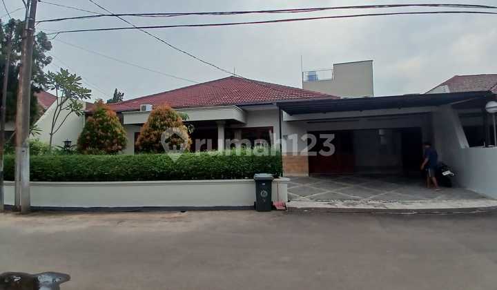 Rumah Mewah Dalam Cluster Cipete Jaksel dengan Kolam Renang Rumah Mewah Dalam Cluster Cipete Jaksel dengan Kolam Renang