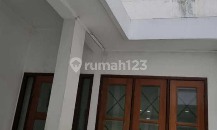 Rumah Bagus 2,5 Lantai Di Tegal Parang Mampang 5,55 M Nego