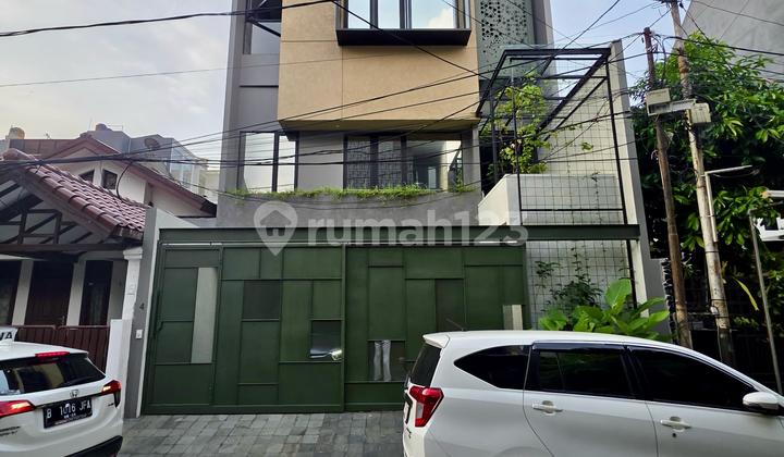 "New Luxury House in Pondok Indah – Ready to Occupy & Negotiable!"