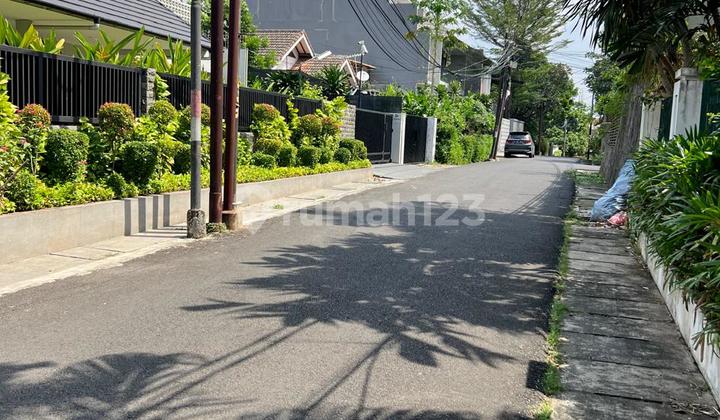 Dijual Rumah Cipete Jakarta Selatan Taman & Private Pool