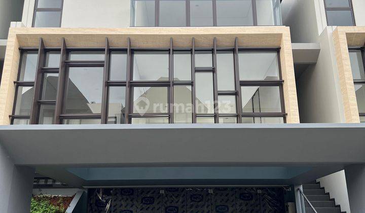 Rumah Lux Modern Serenia Hills Cluster Zenith Bagus Jarang Ada  1