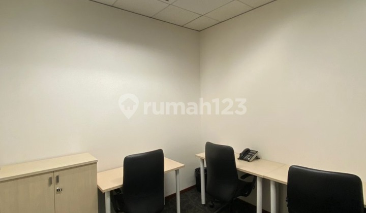 Sewa Kantor Plaza Tower Sudirman Suite 69 Kapasitas 3 Orang