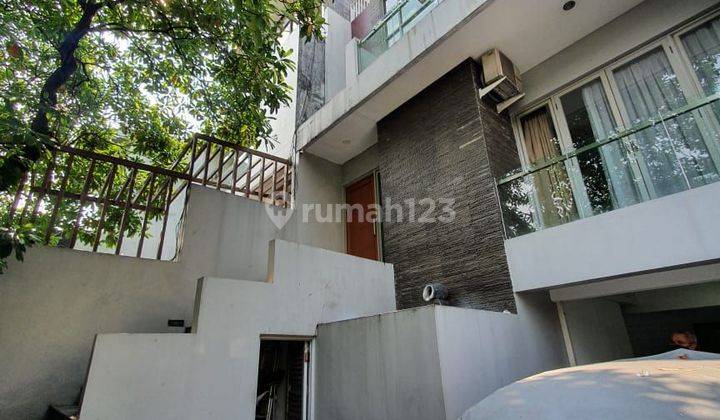 Rumah Cantik 3 Lantai Villa Pondok Indah Jaksel Bagus Jarang Ada 1