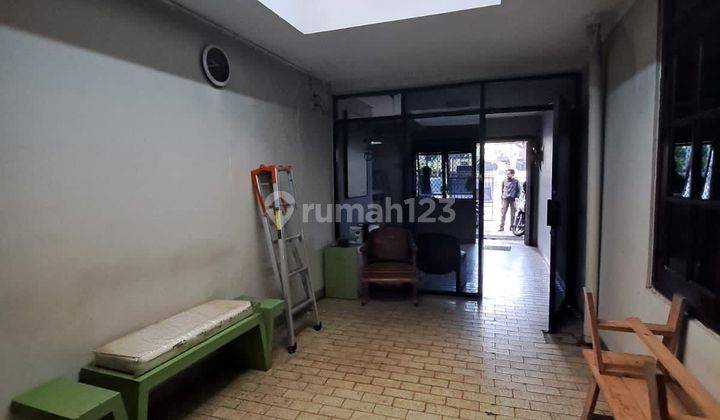 Rumah Lama Lokasi Tenang Lamandau Kebayoran Baru 2 Lantai Shm Bagus 2