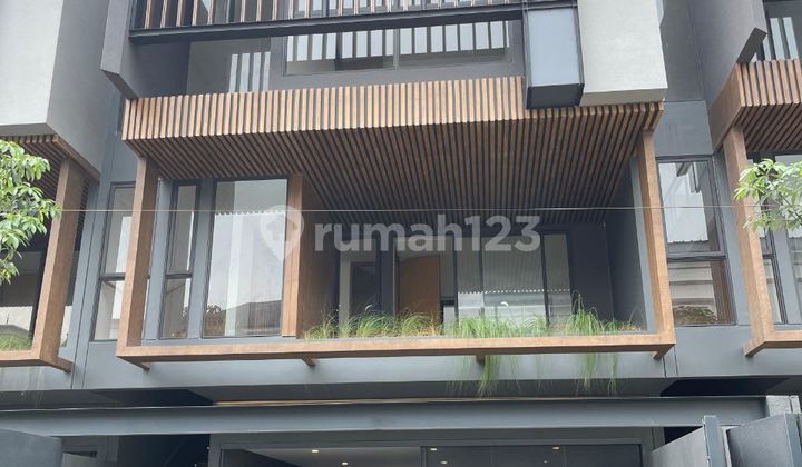 Rumah Mewah Brand New 3 Lantai Kemang SHM Pool 2