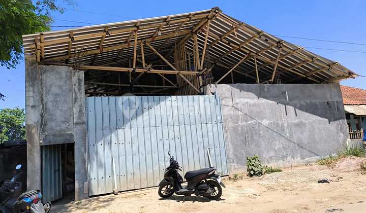 Gudang Strategis Masuk Kontainer di Mahmud