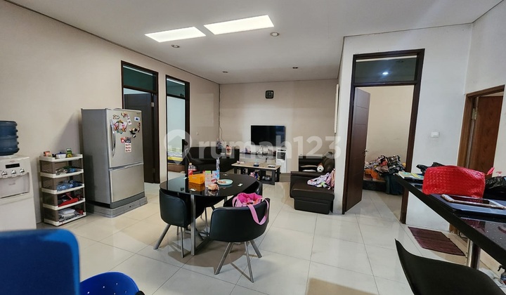 Rumah Hook Minimalis dan Jalan Depan Lebar di Kopo Permai Rumah Hook Minimalis dan Jalan Depan Lebar di Kopo Permai