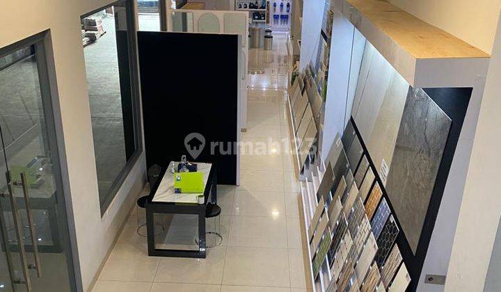 Gudang Mewah, Sangat Dekat Dengan Tol Baros, Lokasi di Jalan Raya, Sangat Cocok Untuk Showroom Dan Gudang, Akses Kontainer 40 Feet. Harga Turun Dari Rp 21 M Rp 18 M Rp 16 M Rp 13 M di Baros, Cimahi
