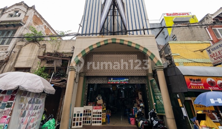 Ruko 3 Lantai Kawasan Ramai di Pasar Baru, Bandung Ruko 3 Lantai Kawasan Ramai di Pasar Baru, Bandung