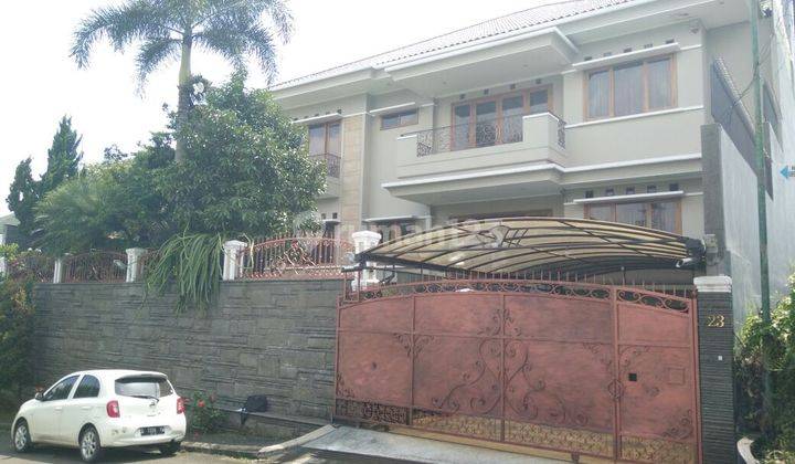 Rumah Megah Ada Taman Dan Kolam Renang di Setiabudi Regency 1