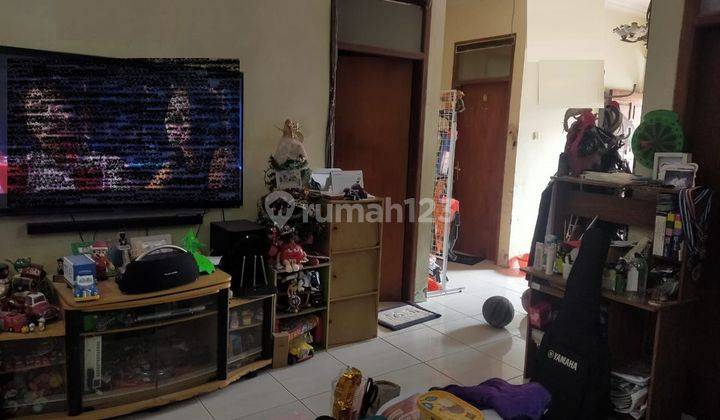 Rumah 2 Lantai Lokasi Dekat Pusat Perbelanjaan di Taman Kopo Indah 2 2