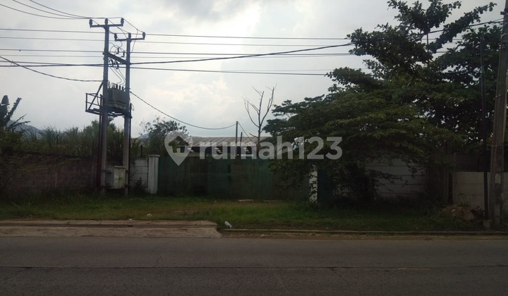 Gudang Akses Kontainer Berada di Kawasan Pergudangan di Soreang Cipatik