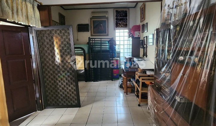 Hook House on Dimain Road Suitable for Office in Kopo Permai. 2