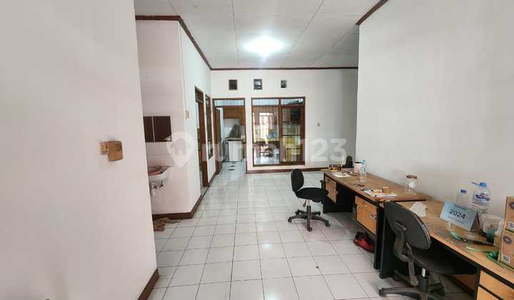 Rumah Siap Huni Lingkungan Nyaman di Taman Kopo Indah 2 Rumah Siap Huni Lingkungan Nyaman di Taman Kopo Indah 2